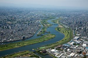 荒川の岩淵水門付近．東京都北区.jpg